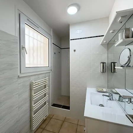 Apartmán 1ch Avec Terrasse Et Jardinet A 400m De La *