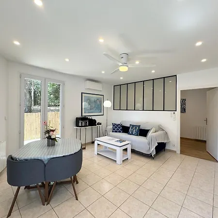 1ch Avec Terrasse Et Jardinet A 400m De La Apartmán *